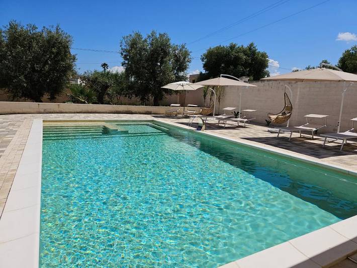 Location de vacances pour 2 personnes, avec jacuzzi ainsi que piscine et jardin à Fasano - 2