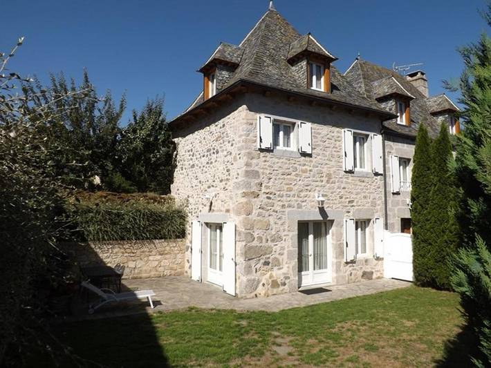 Location de vacances pour 4 personnes, avec jardin dans Lieutadès