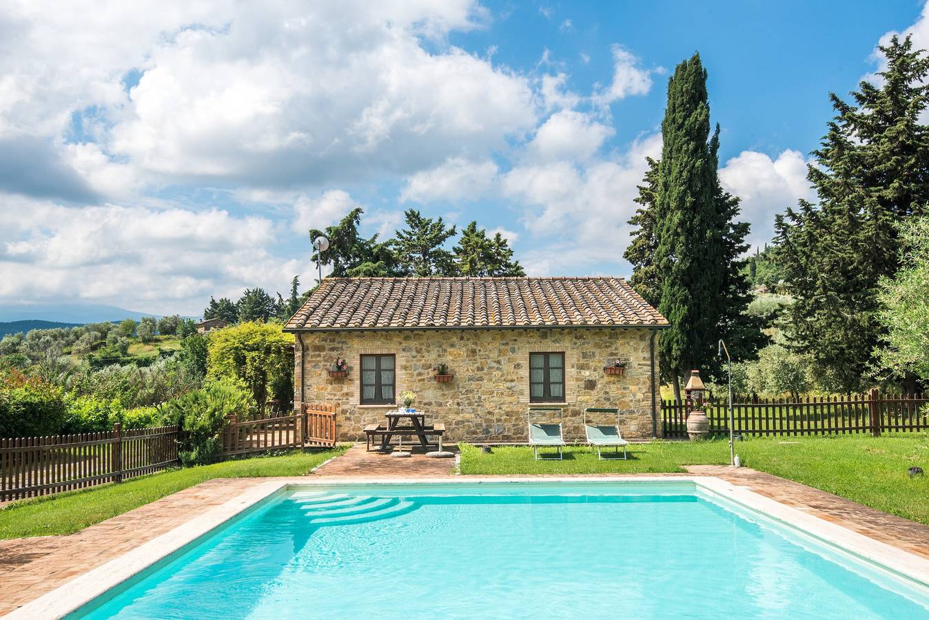 Agriturismo 'Villa Agriturismo Il Pratone' con vista sulle montagne, piscina privata e Wi-Fi in Castiglione d'Orcia, Castiglione d'Orcia (comune)