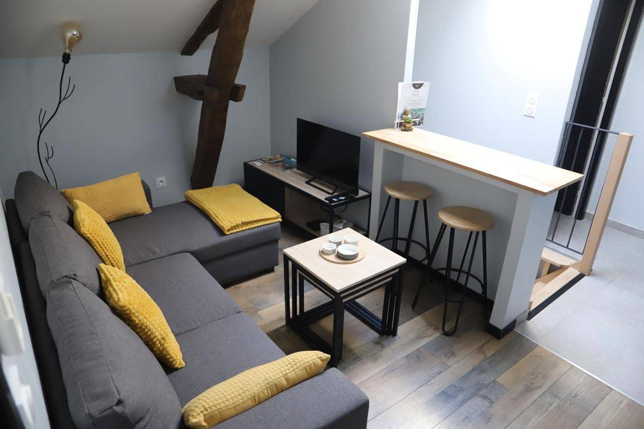Appartement entier, One-Bedroom Apartment in Aramits, Béarn