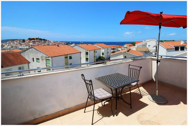 Leilighetshotell for 2 personer, med balkong i Primosten