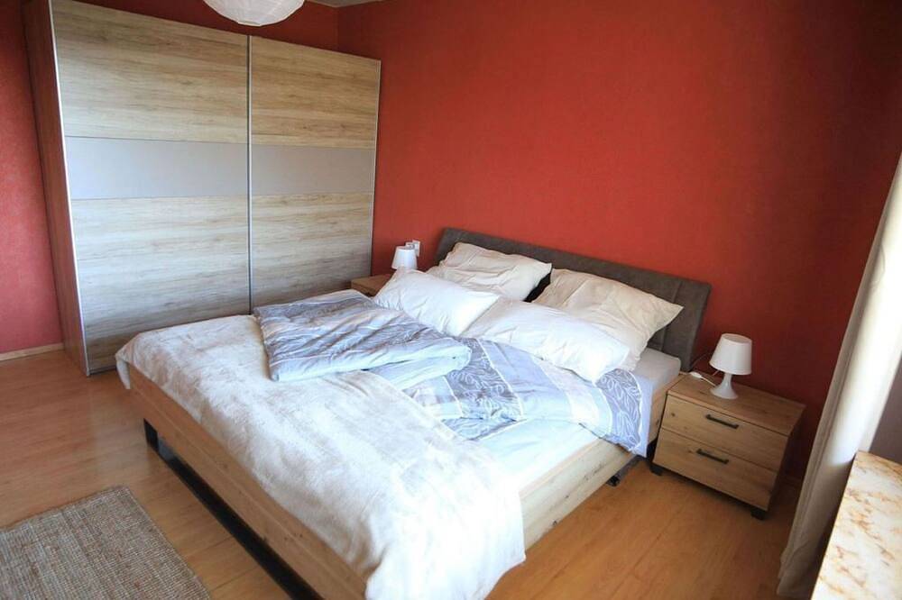 Ganze Wohnung, Ferienwohnung Haus Sonnenschein - Appartement/Fewo, Badewanne, 2 Schlafräume in Niederbreitbach, Rheinland-Pfalz