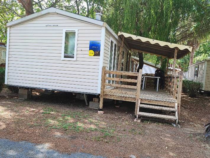 Camping pour 6 personnes, avec terrasse et piscine, animaux acceptés