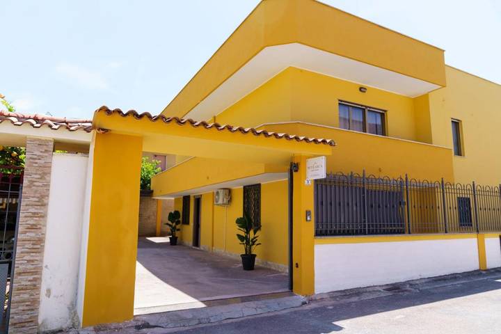 Ferienwohnung für 6 Personen, mit Balkon und Terrasse sowie Garten und Ausblick