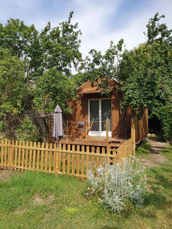 Maison de campagne pour 2 personnes, avec jardin et vue à Villevieille
