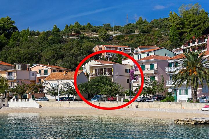 Apartamento entero, Apartamento de tres habitaciones en la playa Podgora, Makarska A-2596-a in Podgora, Rivera de Makarska