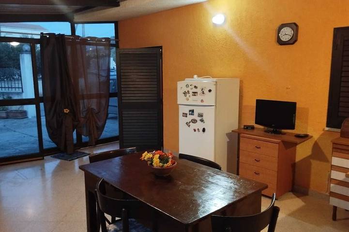 Gîte pour 4 personnes, avec Terrasse et Jardin dans Macari