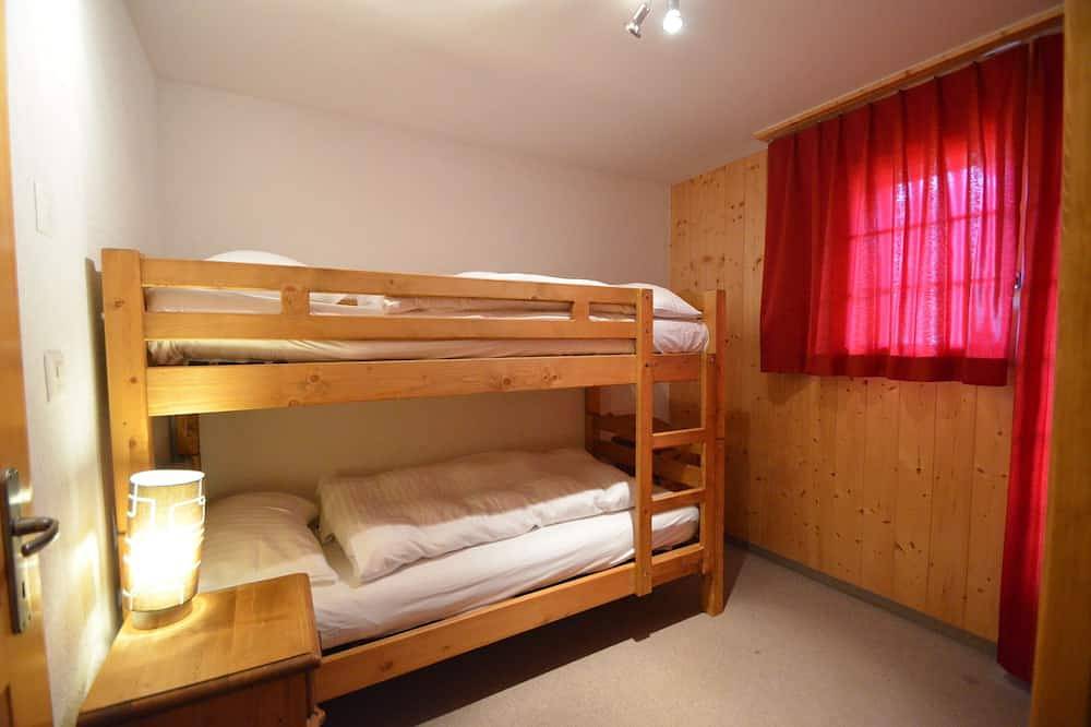 Ganze Wohnung, Wohnung für 8 Personen: 1 Schlafzimmer mit Etagenbett - 2 Doppelzimmer (mit Einzelbetten) - 1 Schlaf in Grimentz, Anniviers