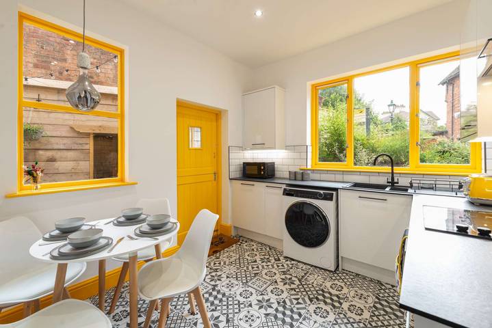 Host & Stay | Temple Gardens in Lincoln, Lincolnshire