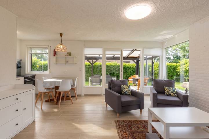 Ferienhaus für 4 Personen, mit Balkon/Terrasse und Terrasse sowie Garten in Noord-Beveland