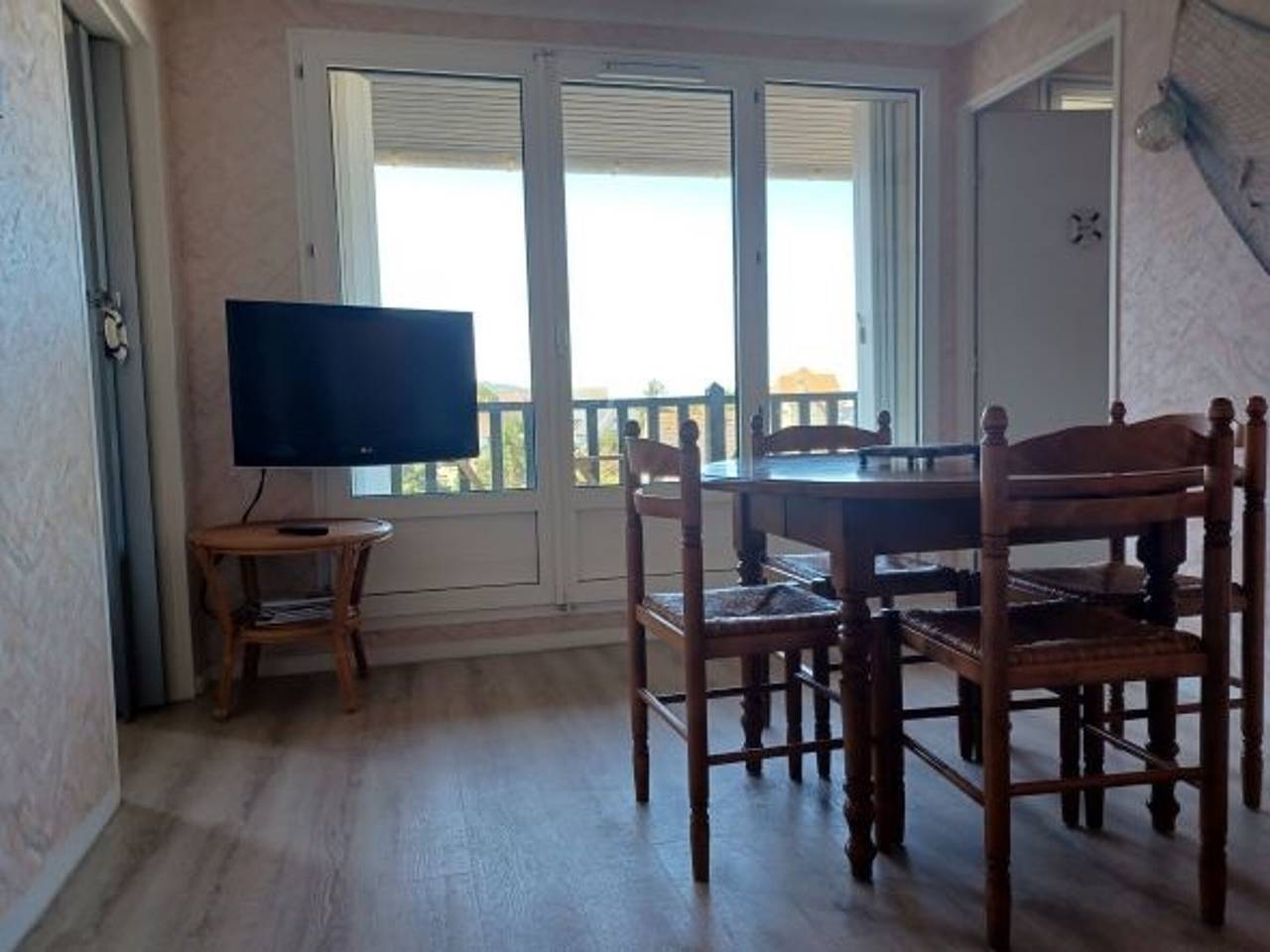 Ganze Wohnung, 2-Zimmer-Wohnung mit Balkon, nahe Strand und Parkplatz in Villers-sur-Mer, Lisieux und Umgebung