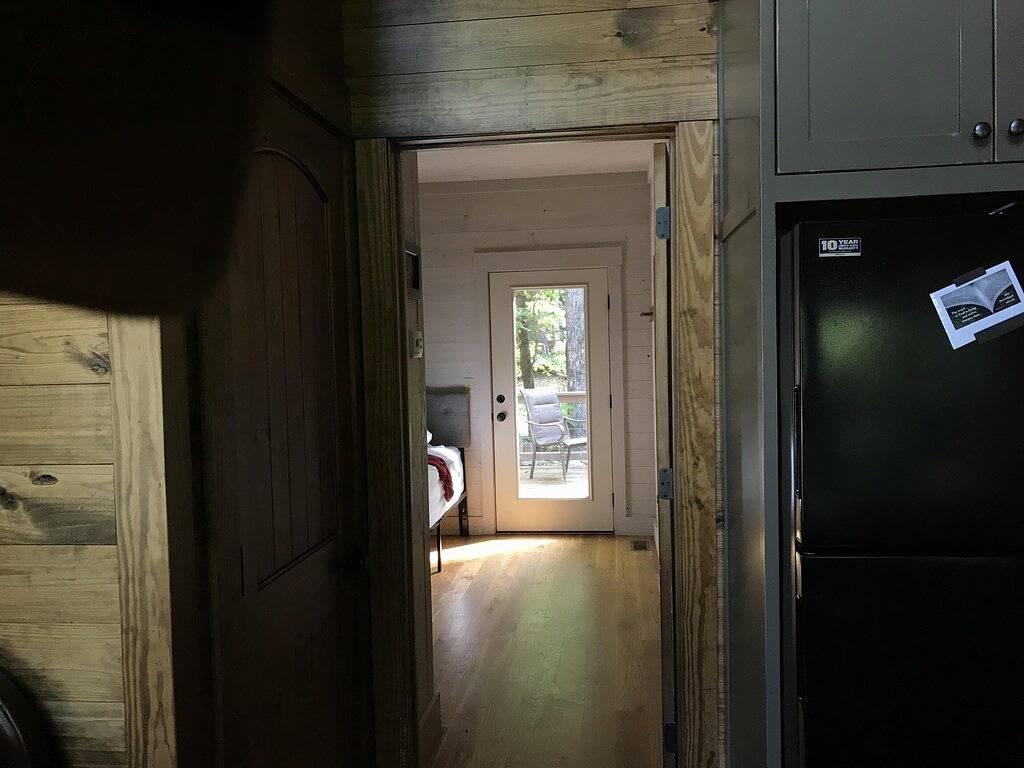 Hütte am See, gemütliches Paar oder kleine Familie. Pontoon Bootsverleih verfügbar in Lake Martin