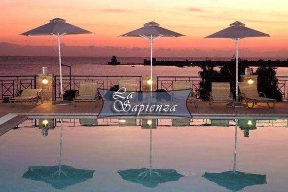 Hôtel pour 2 personnes, avec Terrasse ainsi que Jardin et Piscine