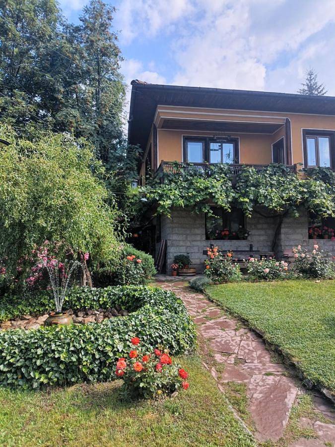 Maison d’hôte pour 2 personnes, avec Balcon et Terrasse ainsi que Jacuzzi et Jardin à Koprivchtitsa