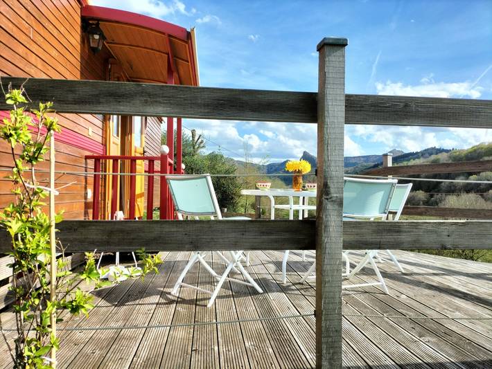 Gîte pour 4 personnes, avec terrasse, animaux acceptés dans le Puy-de-Dôme - 2