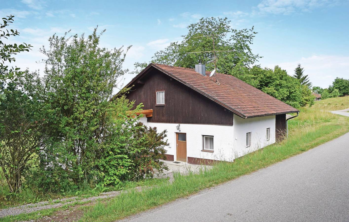 Beheiztes 1BR mit Parkplatz & WiFi, 2km nach Wiesenfelden in Wiesenfelden, Ostbayern