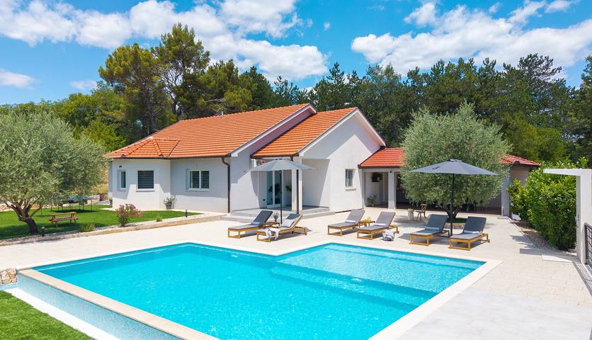 Villa Green Escape: Ihr ruhiger Rückzugsort für die ganze Familie in Imotski, Makarska Riviera