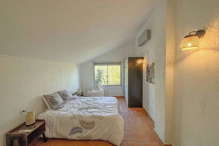 Casa en el bosque, a los pies de la Sainte-Victoire in Fuveau, Costa mediterránea (Francia)