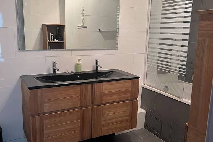 Entire apartment, Your apartment near downtown Bordeaux in Le Bouscat, Bordeaux region