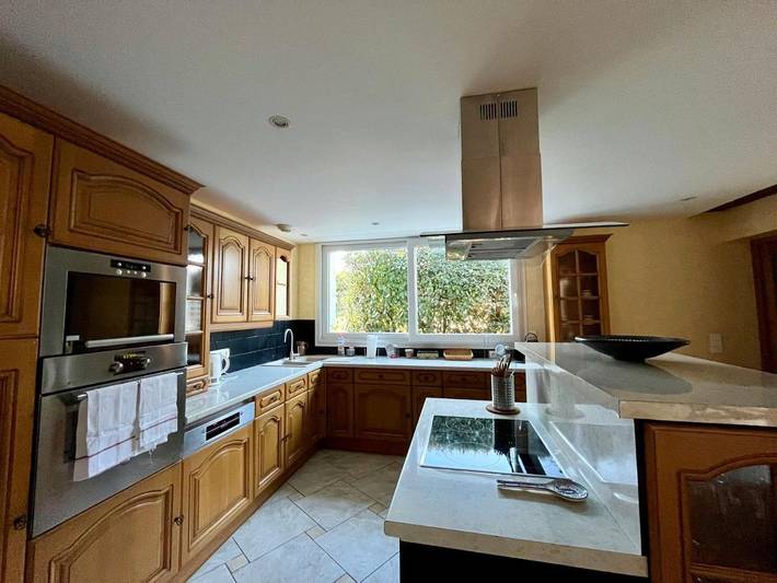 Location de vacances pour 14 personnes, avec vue et jardin à Vallières-les-Grandes