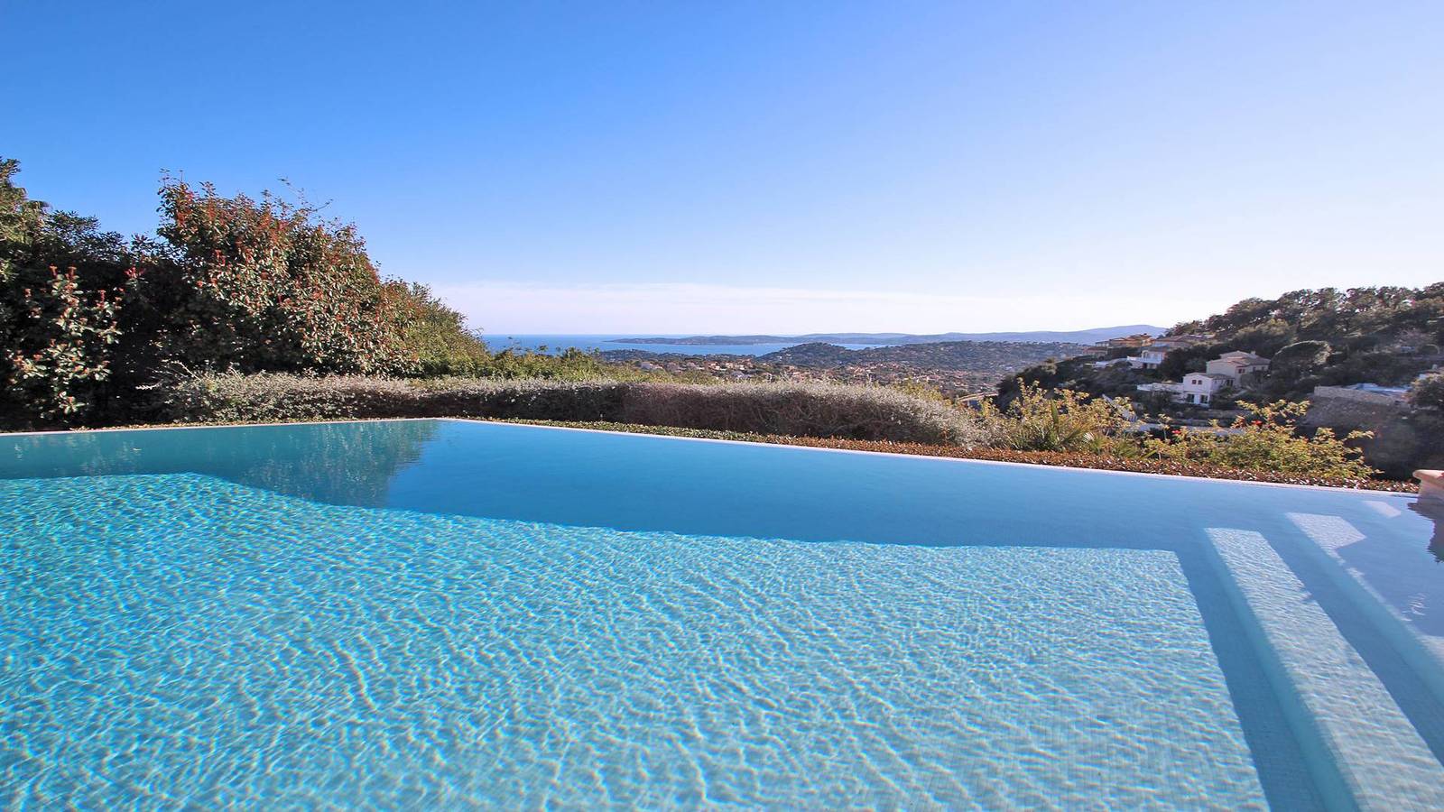 Appartement de vacances entier, Villa 10 personnes - Piscine privée à débordement - Vue mer - Wifi - Climatisation - Sainte Maxime - Classé 4* in Sainte-Maxime, Côte méditerranéenne (France)