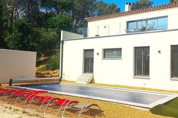 Gîte pour 10 personnes, avec jardin et jacuzzi, animaux acceptés à Carsan