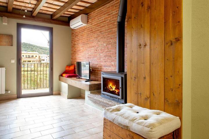 Apartamento para 4 personas, con balcón y vistas en Santa Pau