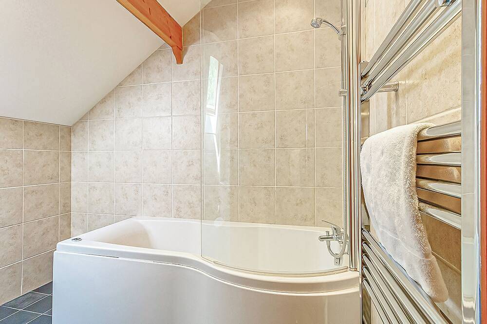 Falkner Watersedge Lodge in Tilford, Surrey