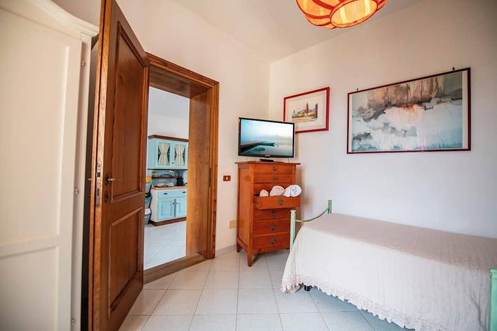 Geheel appartement, Spacious apartment near the center of San Gimignano with private parking in San Gimignano, Provincie Siena
