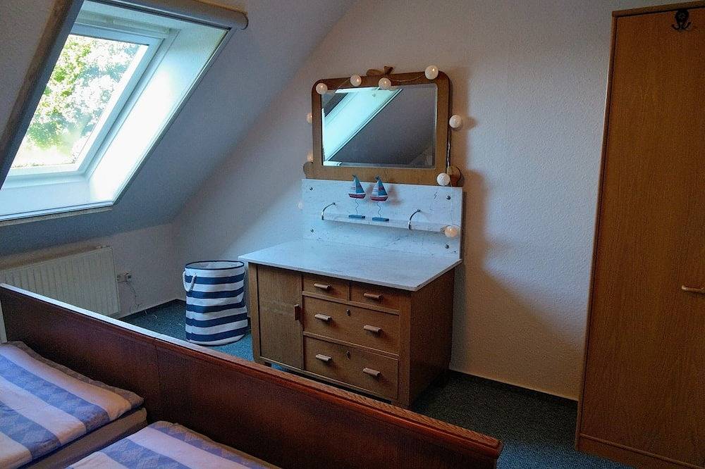 Ganze Wohnung, Idyllisch geleg. 90m2 Fewo für Fam.+Reisende bis 5 Per.+Garten+Terr nordseenah 🐟 in Upgant-Schott, Nordseeküste