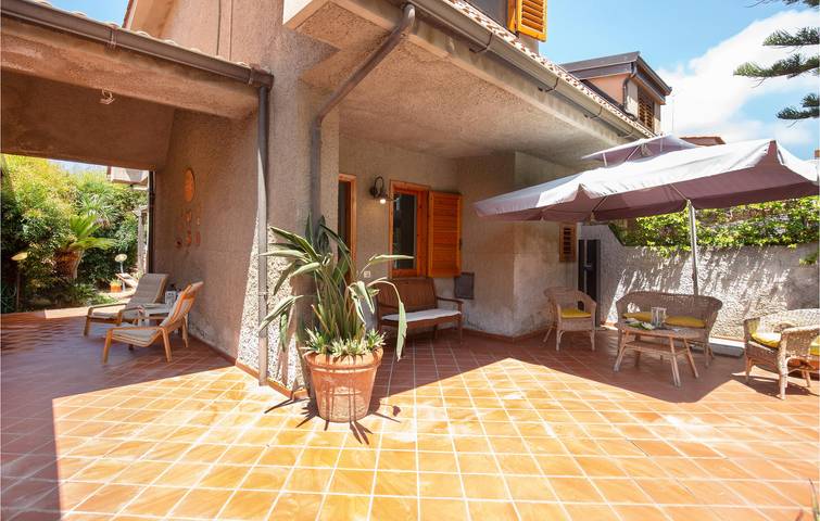Apartamento con vistas al mar, aire acondicionado y aparcamiento - 300m de la playa in Gizzeria, Provincia de Catanzaro
