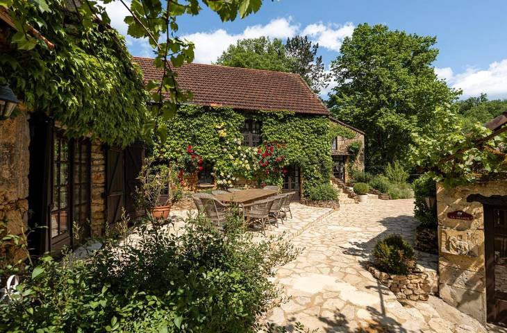 Location de vacances pour 10 personnes, avec vue et sauna ainsi que jardin et piscine, animaux acceptés à Auriac-du-Périgord - 4