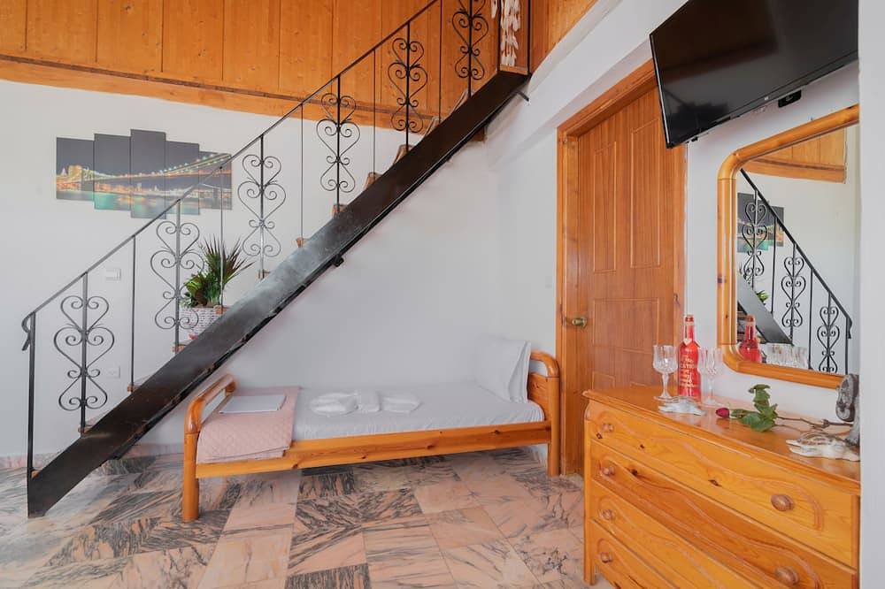 Entire apartment, Agnadi Sea View N2 -2 Bedroom Apartment 5 guests in Ammoudi, Alykes