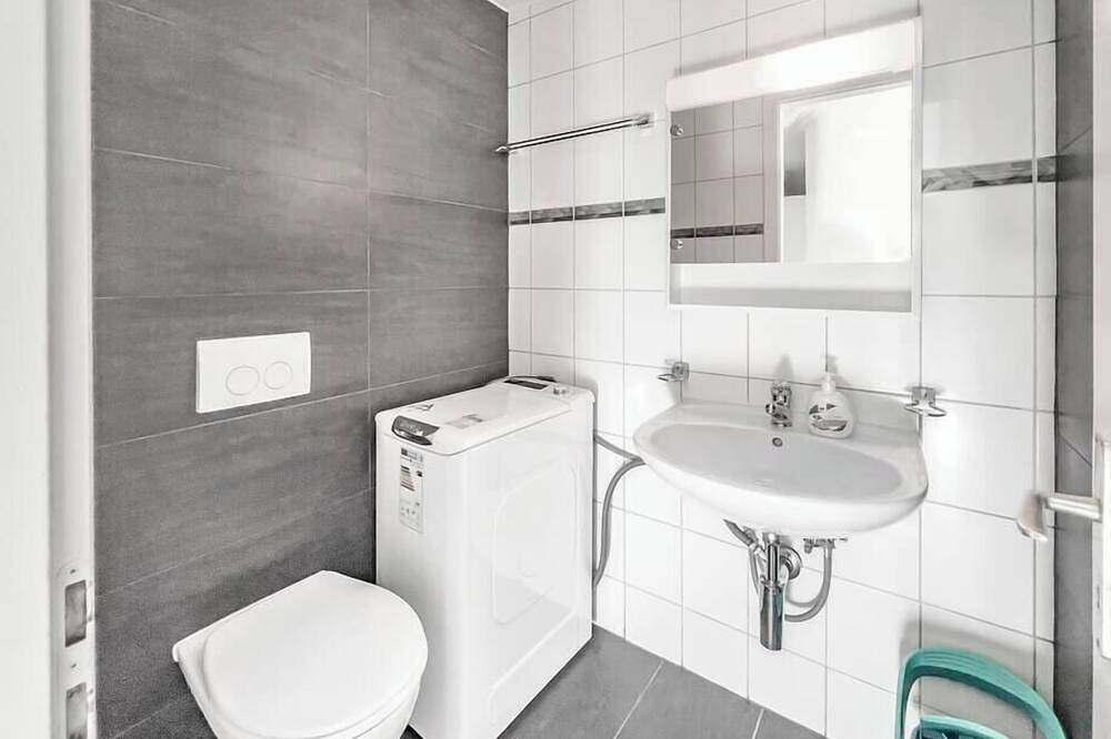 Ganze Wohnung, Chic 2 bedroom apartment near Chillion castle in Veytaux, Genfer See