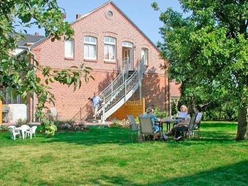 Ferienwohnung für 8 Personen, mit Garten und Terrasse in Westfehmarn