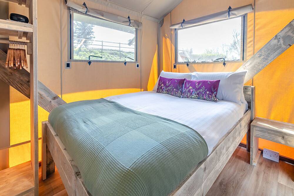 Sea View 2 Bed Hot Tub Safari Tent - Foxglove in Exmoor
