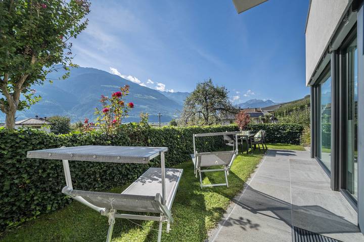 Ganze Wohnung, Ferienwohnung "Weinreichhof Laaser Spitz" mit Bergblick, privater Terrasse und Wlan in Kastelbell, Kastelbell-Tschars