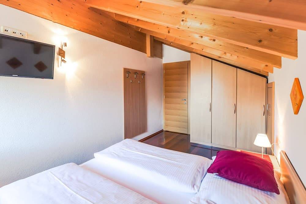 Ganze Wohnung, Haus Rothorn, Appartement Braunarl für 4 Personen mit Balkon in sonniger Lage in Schröcken, Bregenzerwald