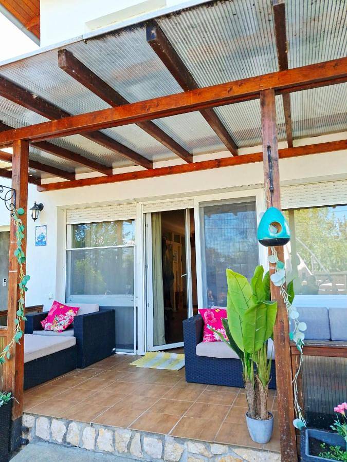 Ferienhaus für 9 Personen, mit Balkon und Terrasse sowie Garten und Seeblick