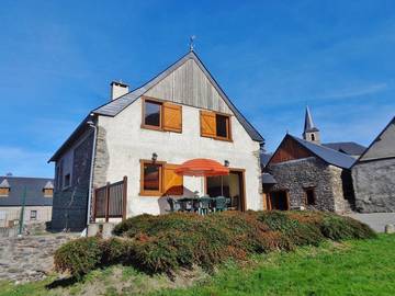 Gîte pour 6 personnes, avec jardin à Azet