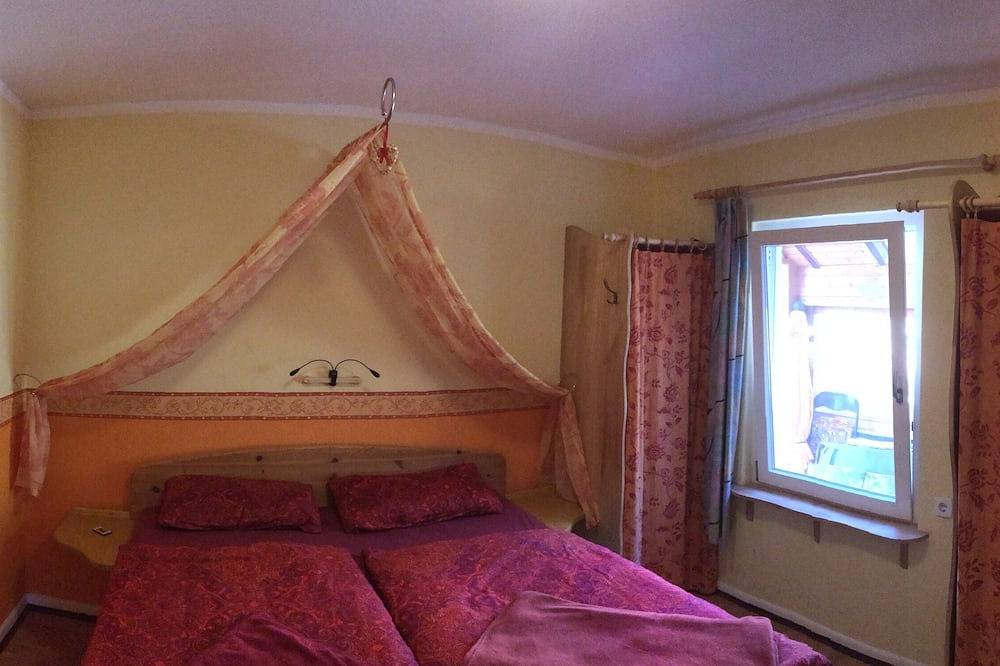 Ferienhaus mit großem Naturgarten, Saunahaus, W-Lan,  30 Min. von Köln in Wermelskirchen, Rheinisch-Bergischer Kreis