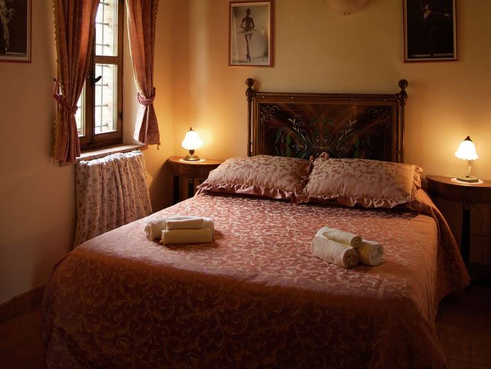 Agriturismo per 4 persone, con Giardino e Piscina nonché Sauna a Todi
