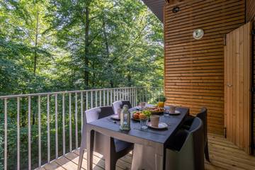 Gîte pour 4 personnes, avec terrasse à Eppe-Sauvage