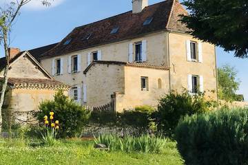 Location de vacances pour 4 personnes, avec jardin et terrasse à Saint-Jory-las-Bloux