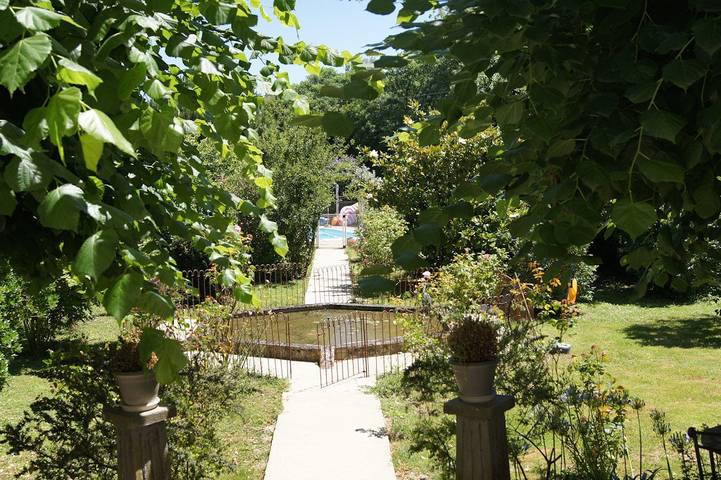 Location de vacances pour 2 personnes, avec piscine et jardin dans Marennes-Hiers-Brouage - 2