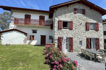 Location de vacances pour 6 personnes, avec jardin, animaux acceptés à Jaxu