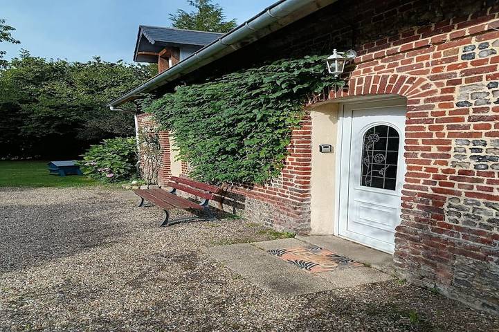 Location de vacances pour 4 personnes, avec terrasse à Les Grandes-Ventes