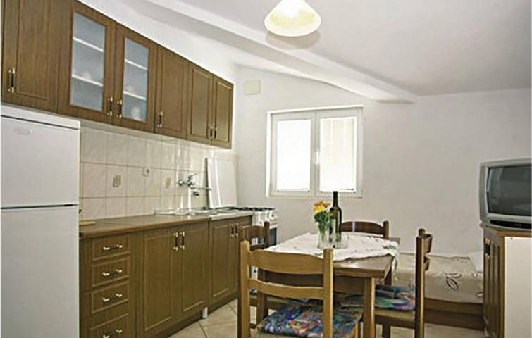 Ganze Ferienwohnung, Gemütliche Ferienwohnung mit Terrasse in der Nähe der Küste und des Stadtzentrums von Brodarica in Zaboric, Šibenik-Knin