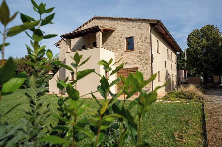 Agriturismo Borgo Re - Intero Casale in Deruta, Perugia e dintorni