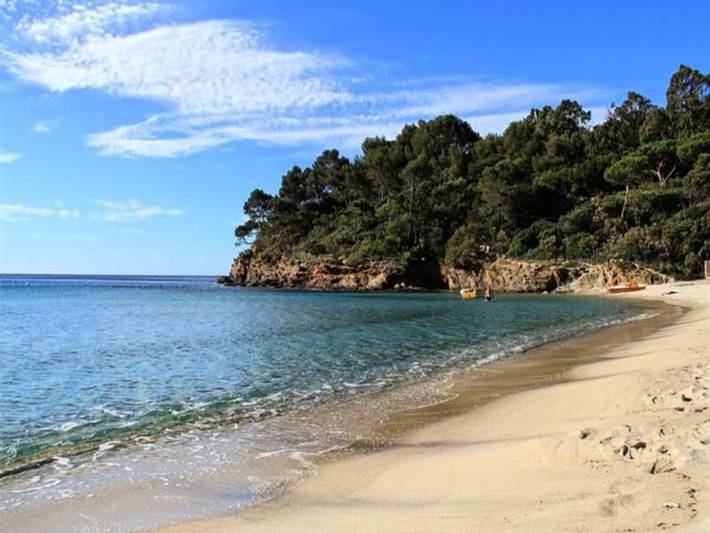 Gîte pour 5 personnes, avec jardin et piscine dans Pramousquier - 4